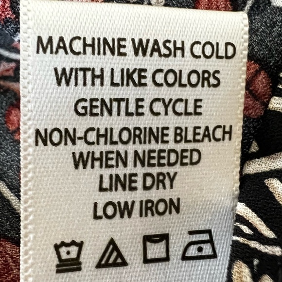 Max STUDIO Printed Crepe Black Confetti Long Sleeve Top - Size Medium, NWT - Picture 9 of 10